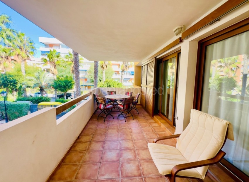 Resale - Apartment -
Punta Prima