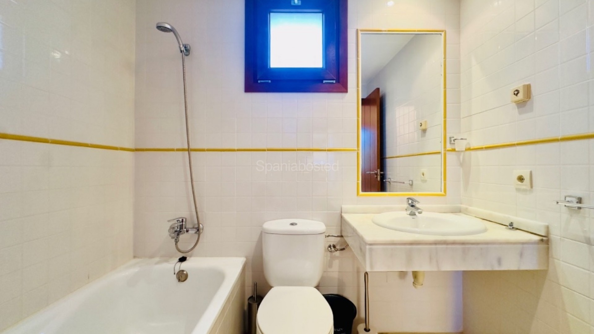 Resale - Apartment -
Punta Prima