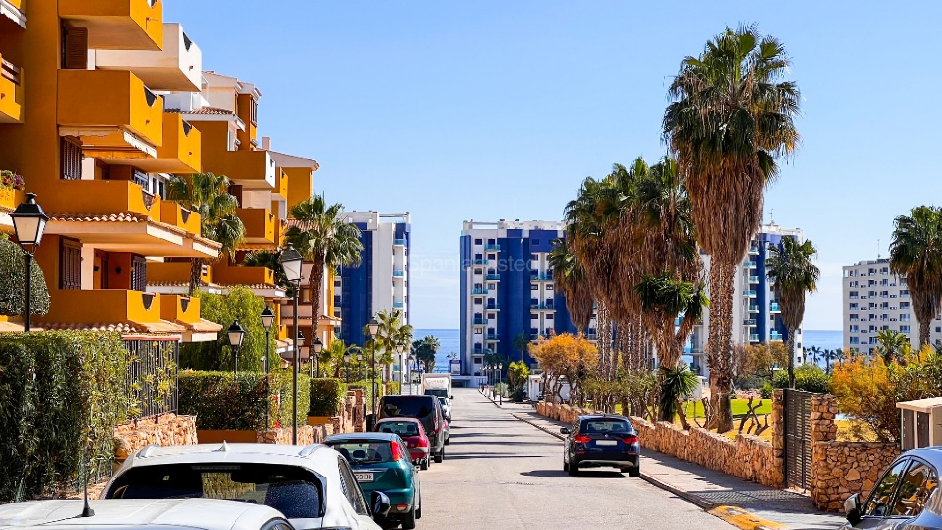 Resale - Apartment -
Punta Prima