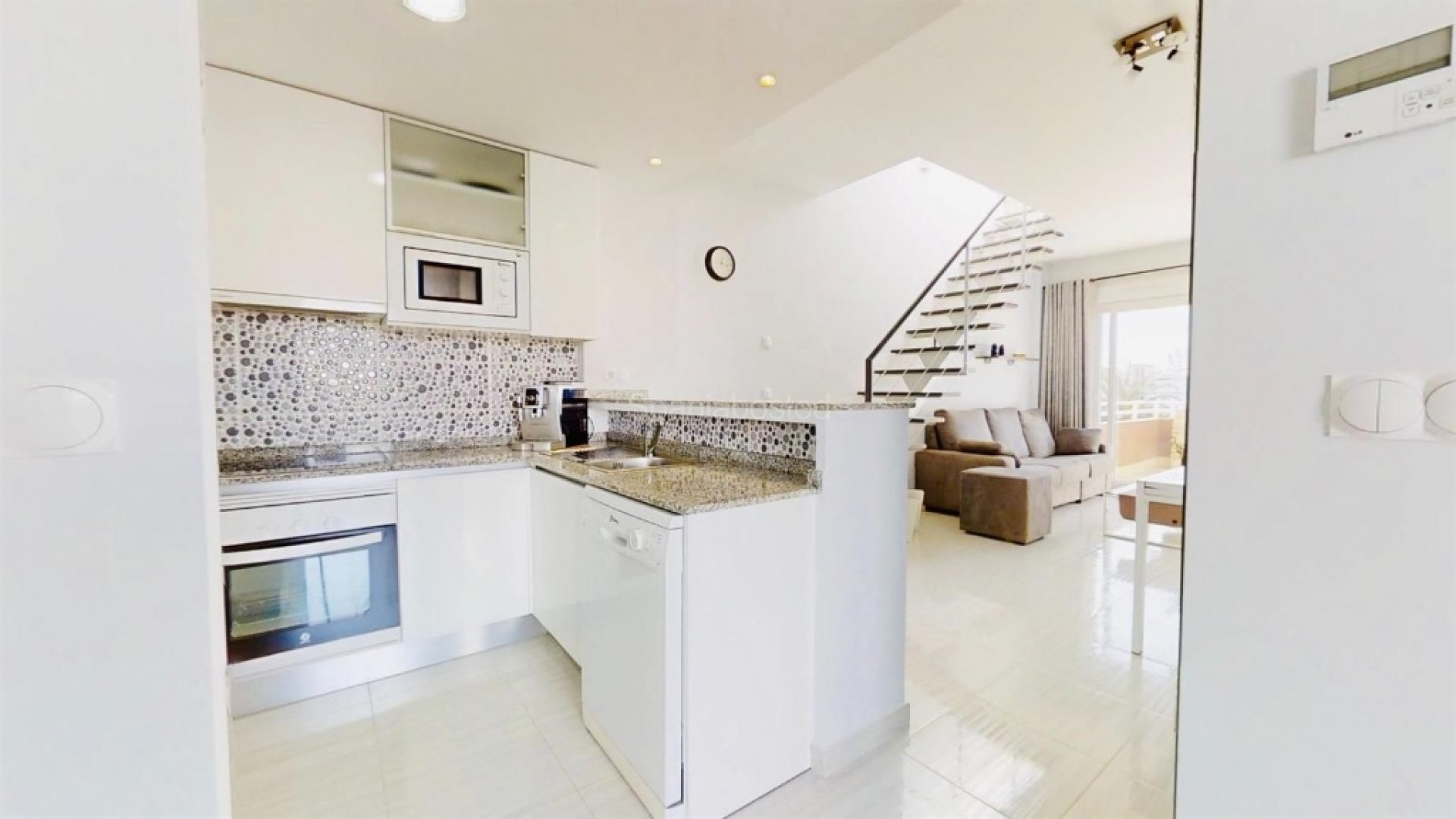 Resale - Apartment -
Punta Prima