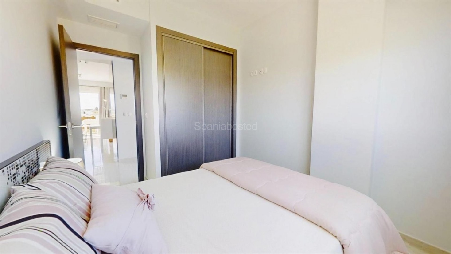 Resale - Apartment -
Punta Prima