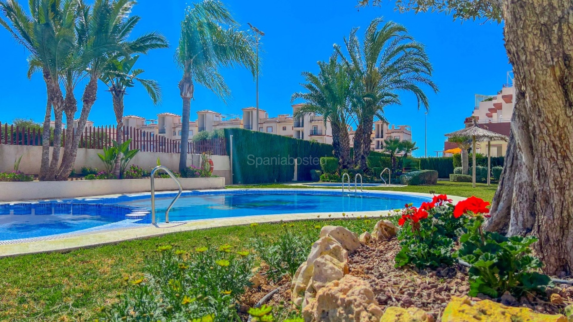 Resale - Apartment -
Punta Prima