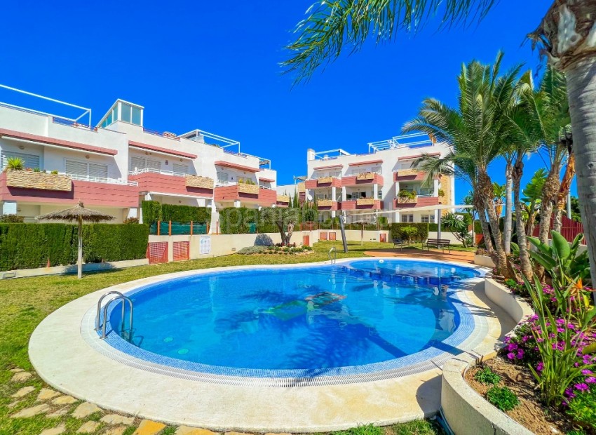 Resale - Apartment -
Punta Prima