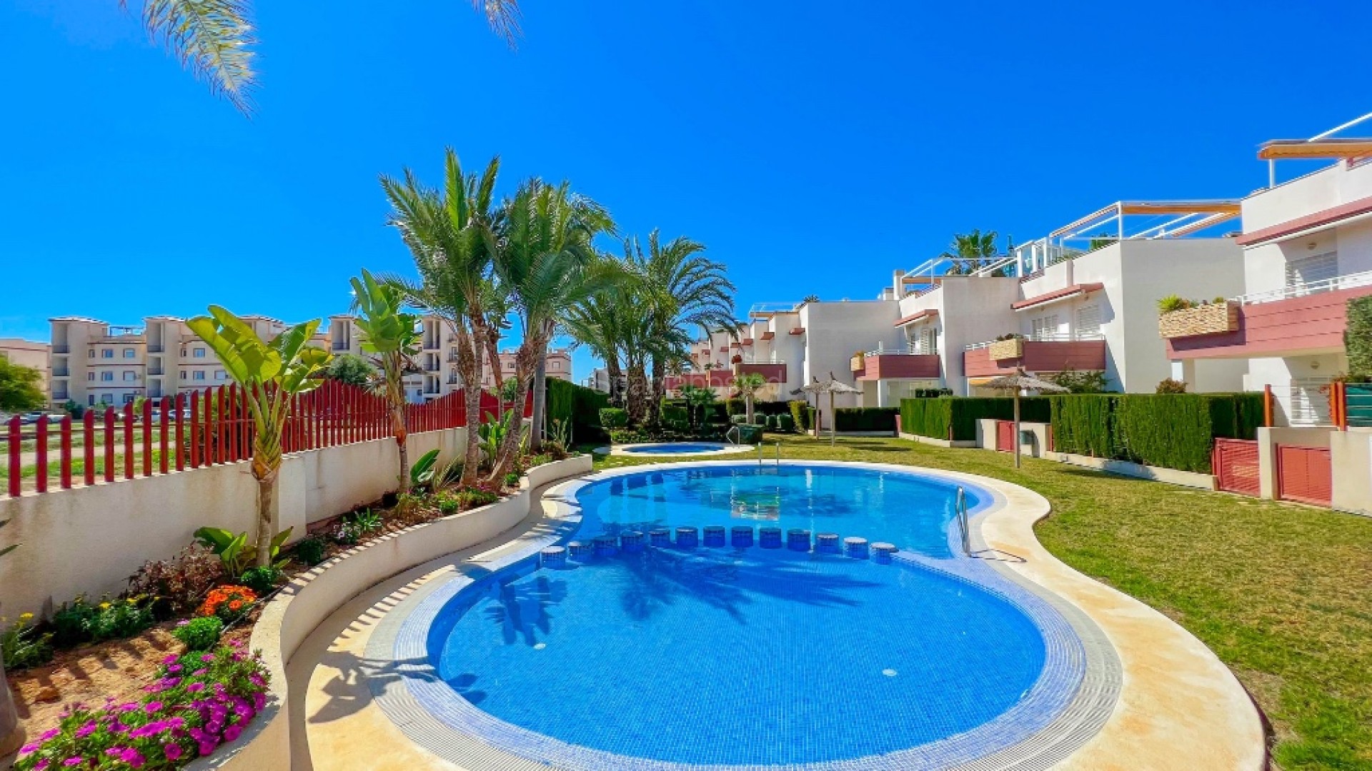 Resale - Apartment -
Punta Prima