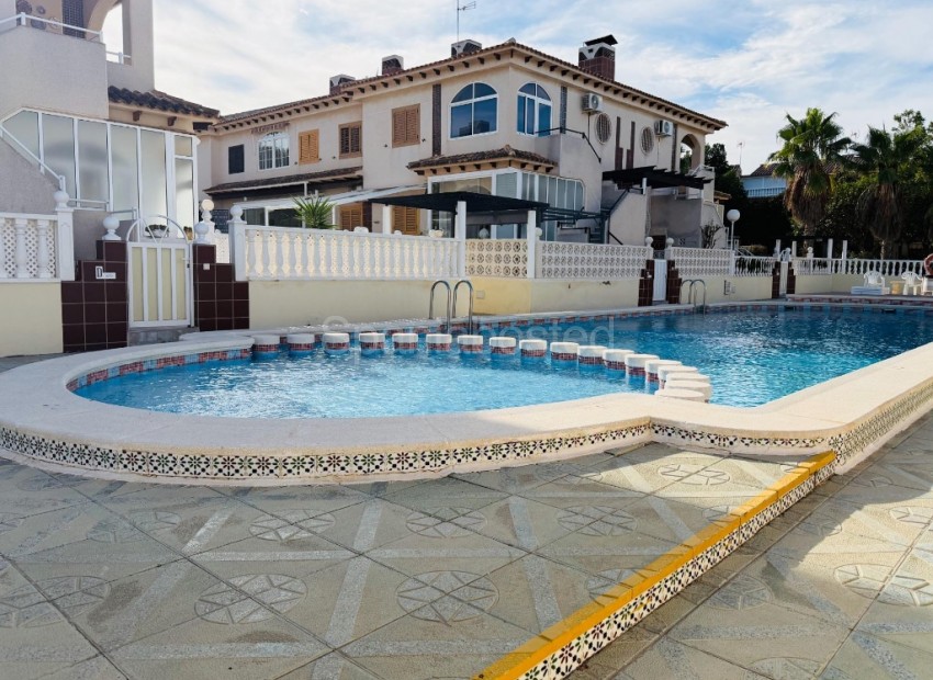 Resale - Apartment -
Punta Prima