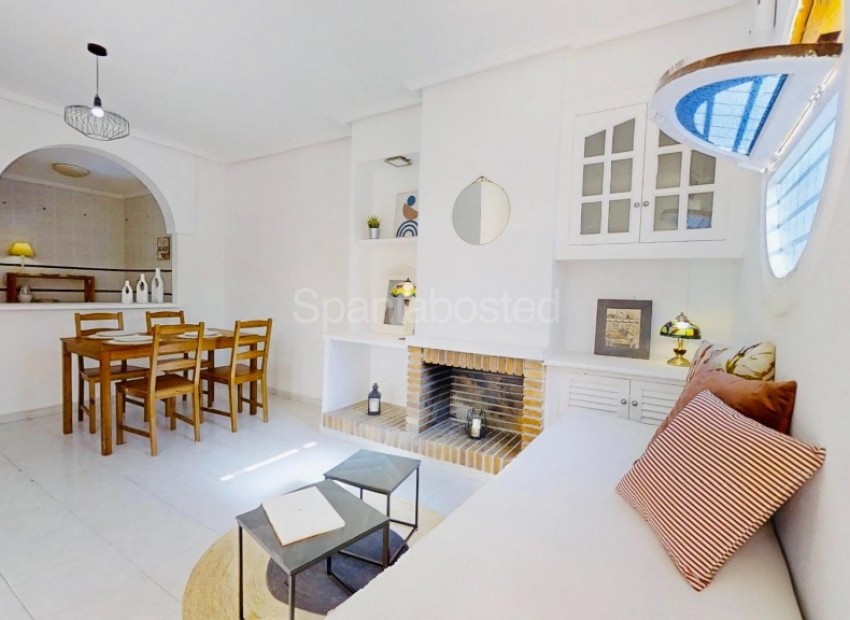 Resale - Apartment -
Punta Prima