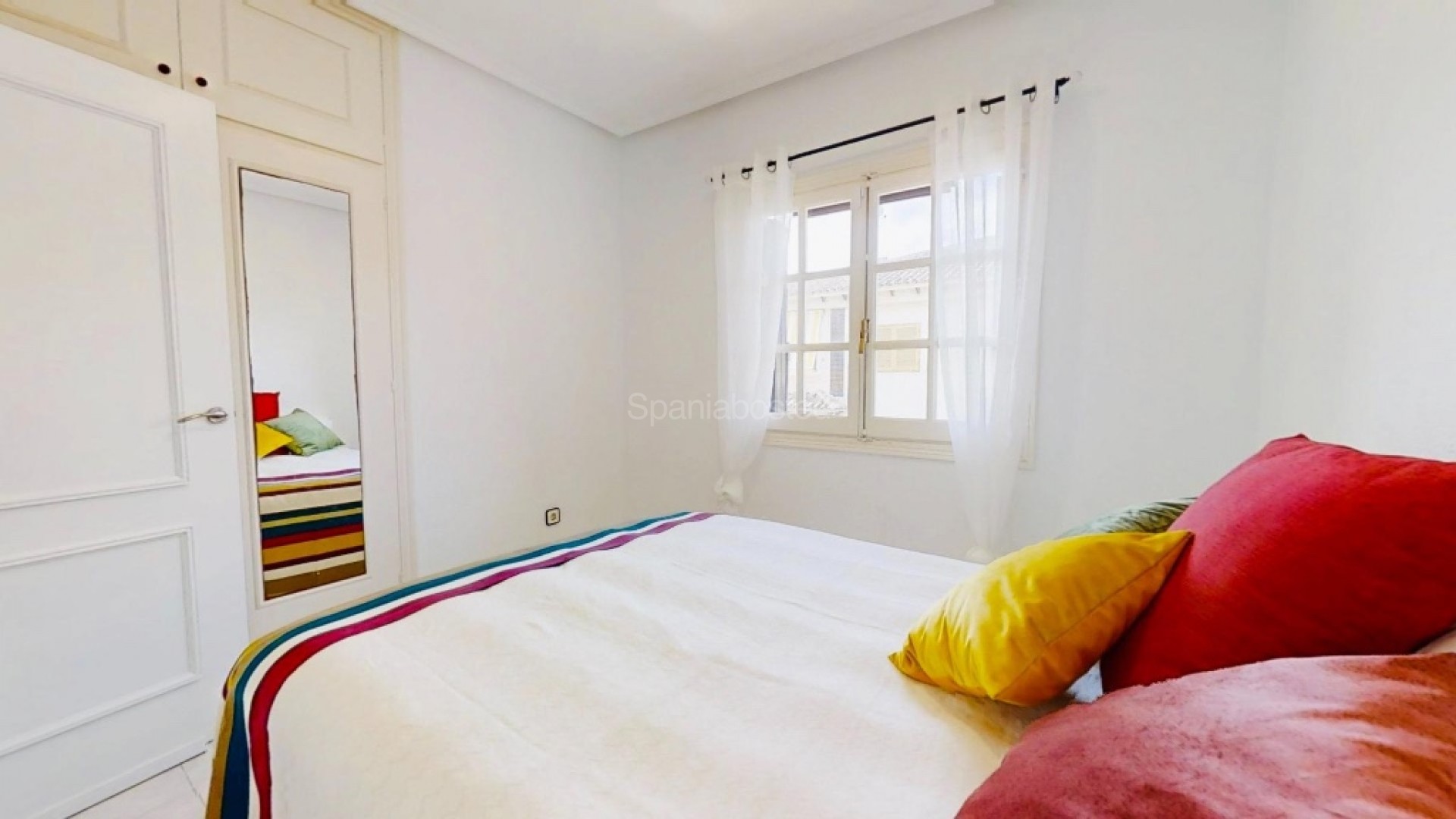 Resale - Apartment -
Punta Prima