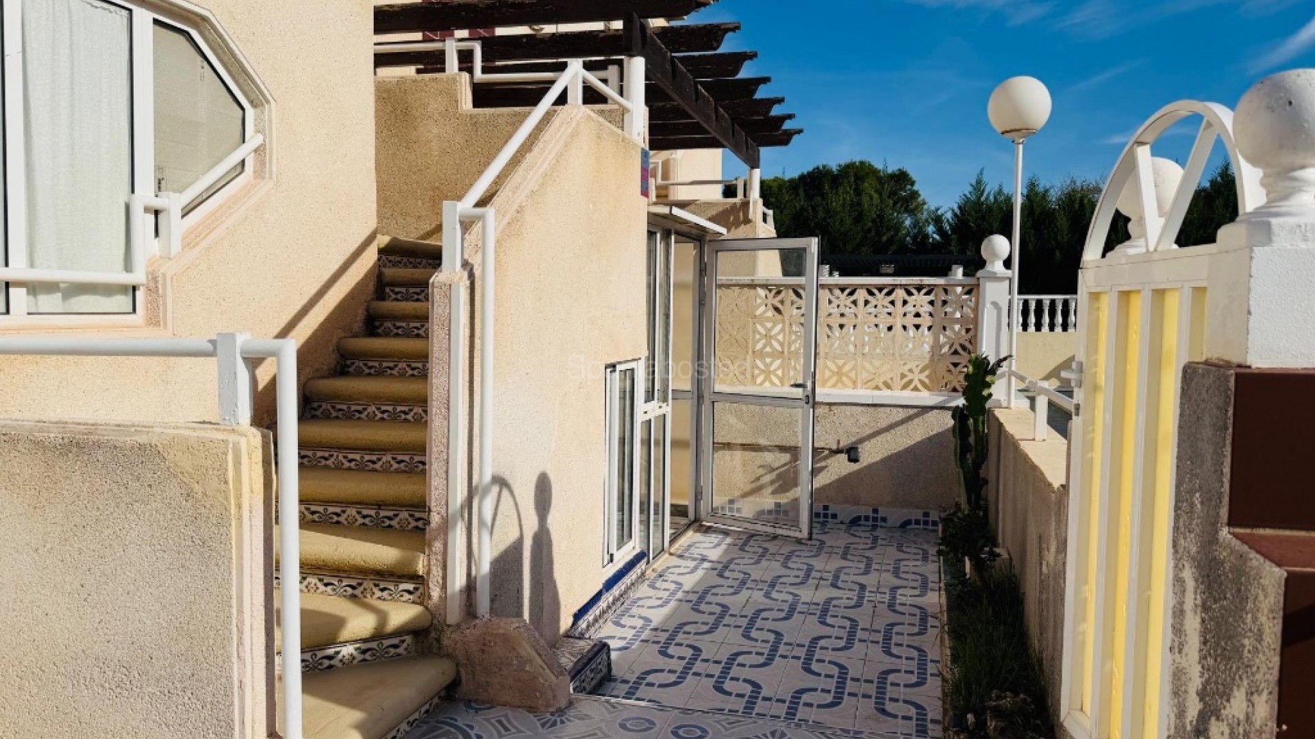 Resale - Apartment -
Punta Prima