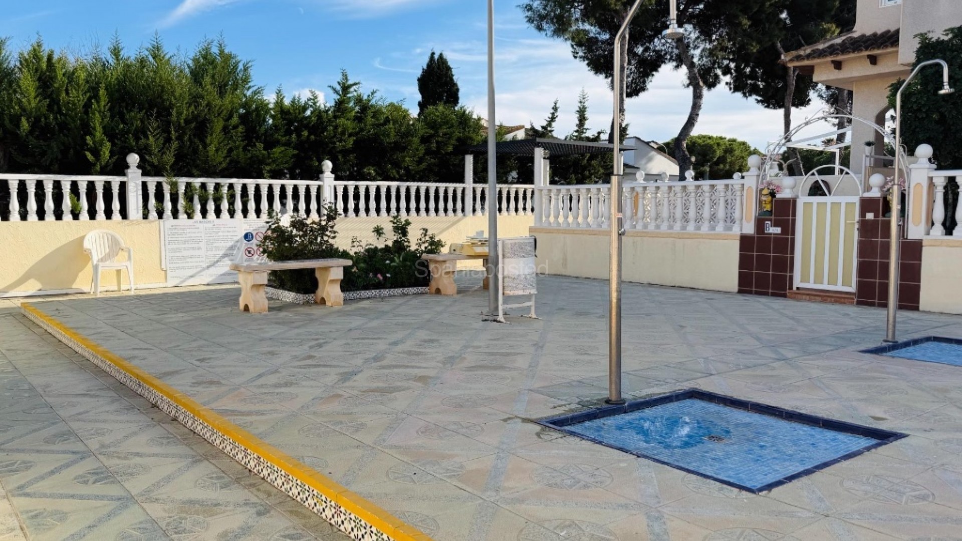 Resale - Apartment -
Punta Prima