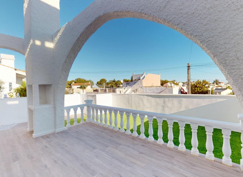 Resale - Apartment -
San Miguel de Salinas - BLUE LAGOON