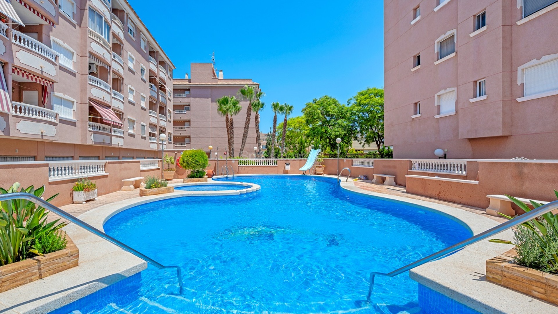 Resale - Apartment -
Santa Pola
