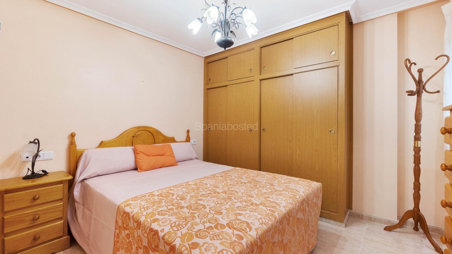 Resale - Apartment -
Torrevieja - Estacion de autobuses