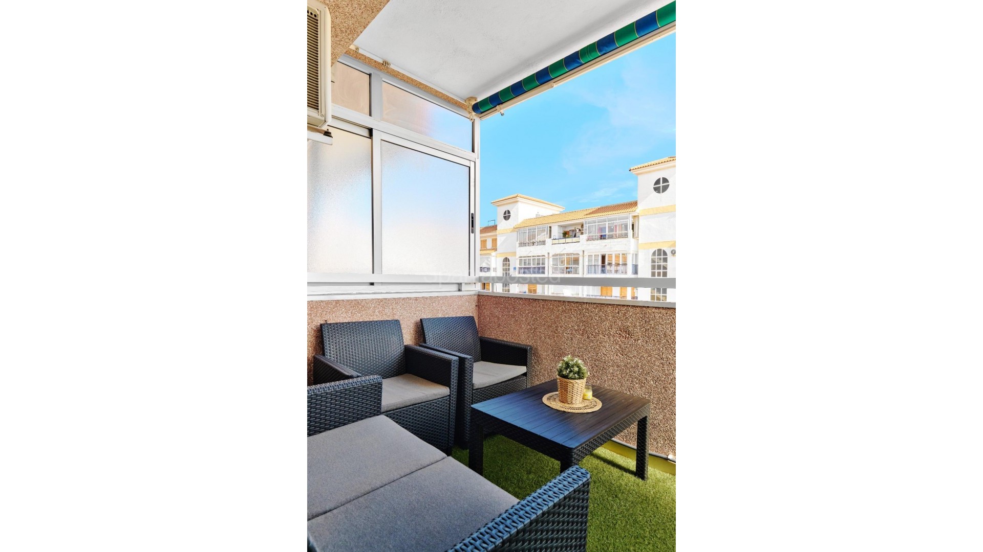 Resale - Apartment -
Torrevieja - La Mata