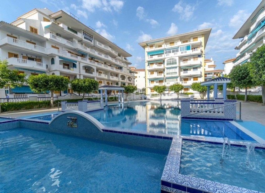 Resale - Apartment -
Torrevieja - La Mata