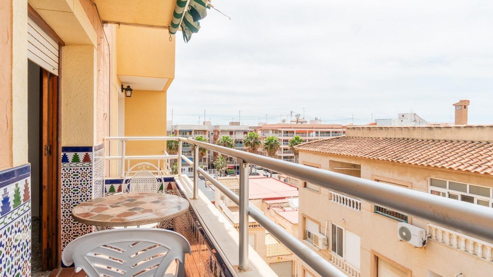 Resale - Apartment -
Torrevieja - Playa de los Naufragos