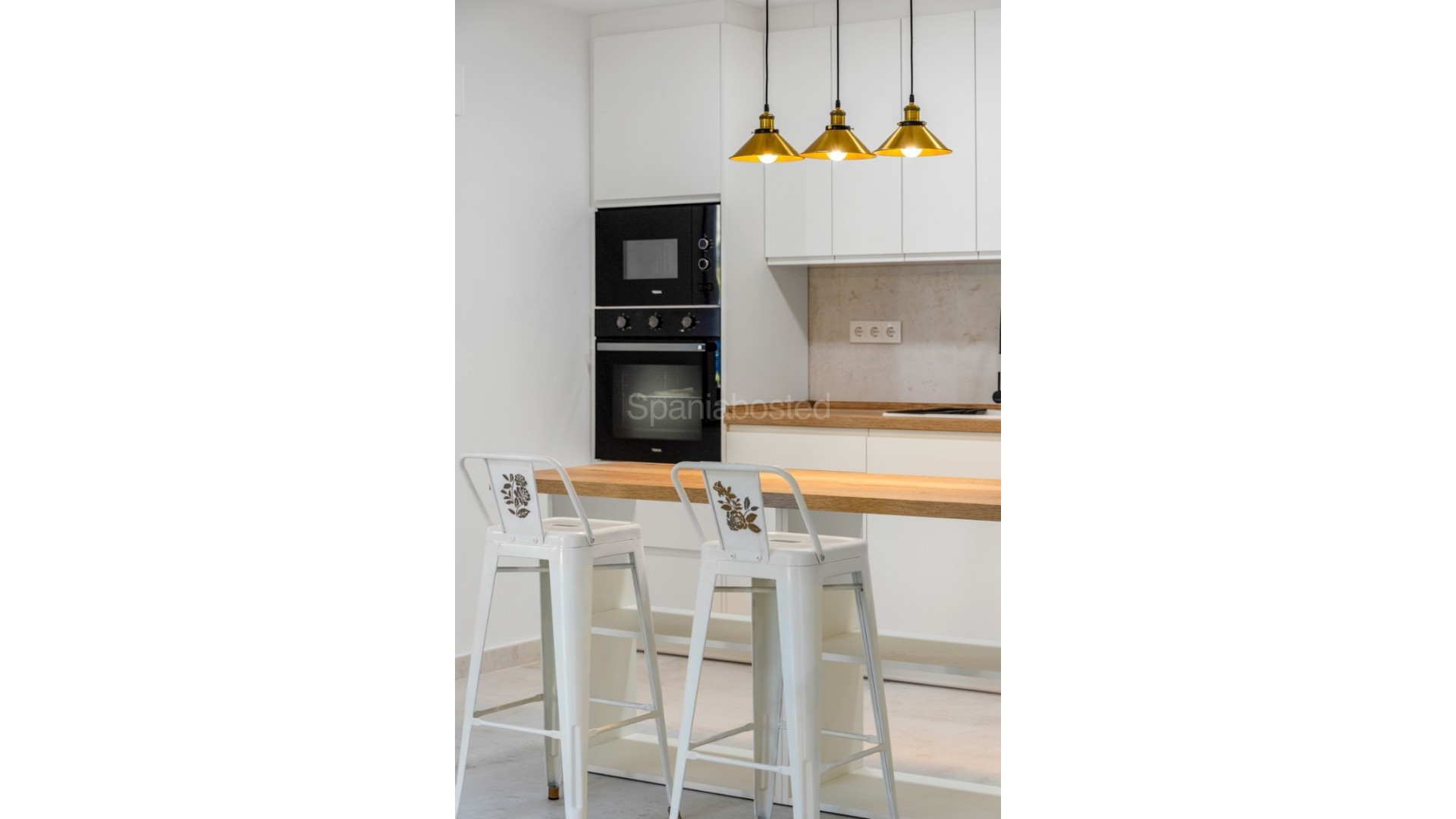 Resale - Apartment -
Torrevieja - Playa del Acequión