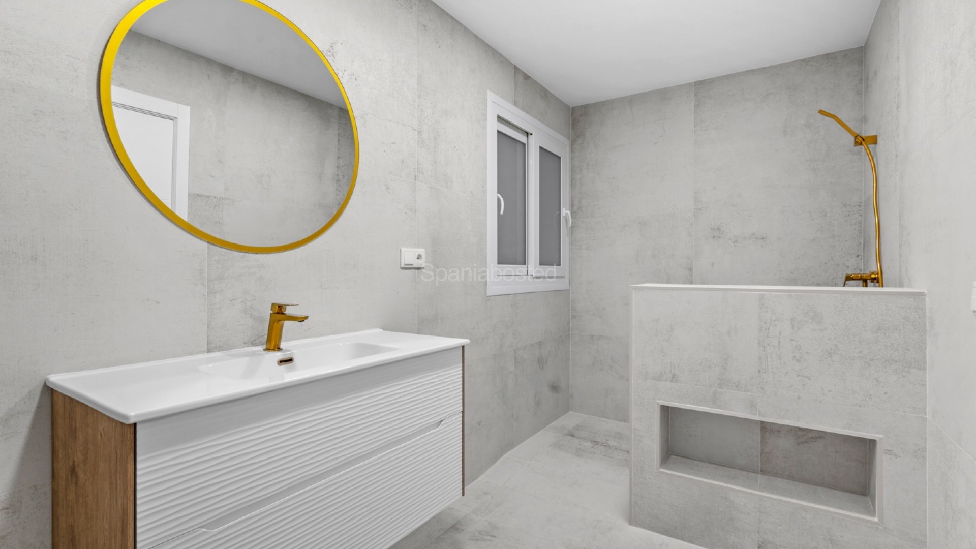 Resale - Apartment -
Torrevieja - Playa del Acequión
