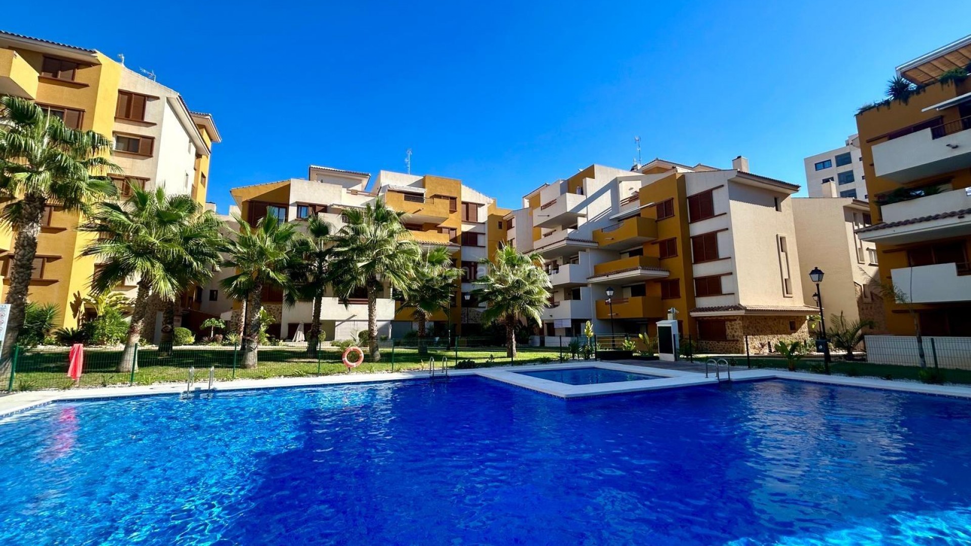 Resale - Apartment -
Torrevieja - Punta Prima