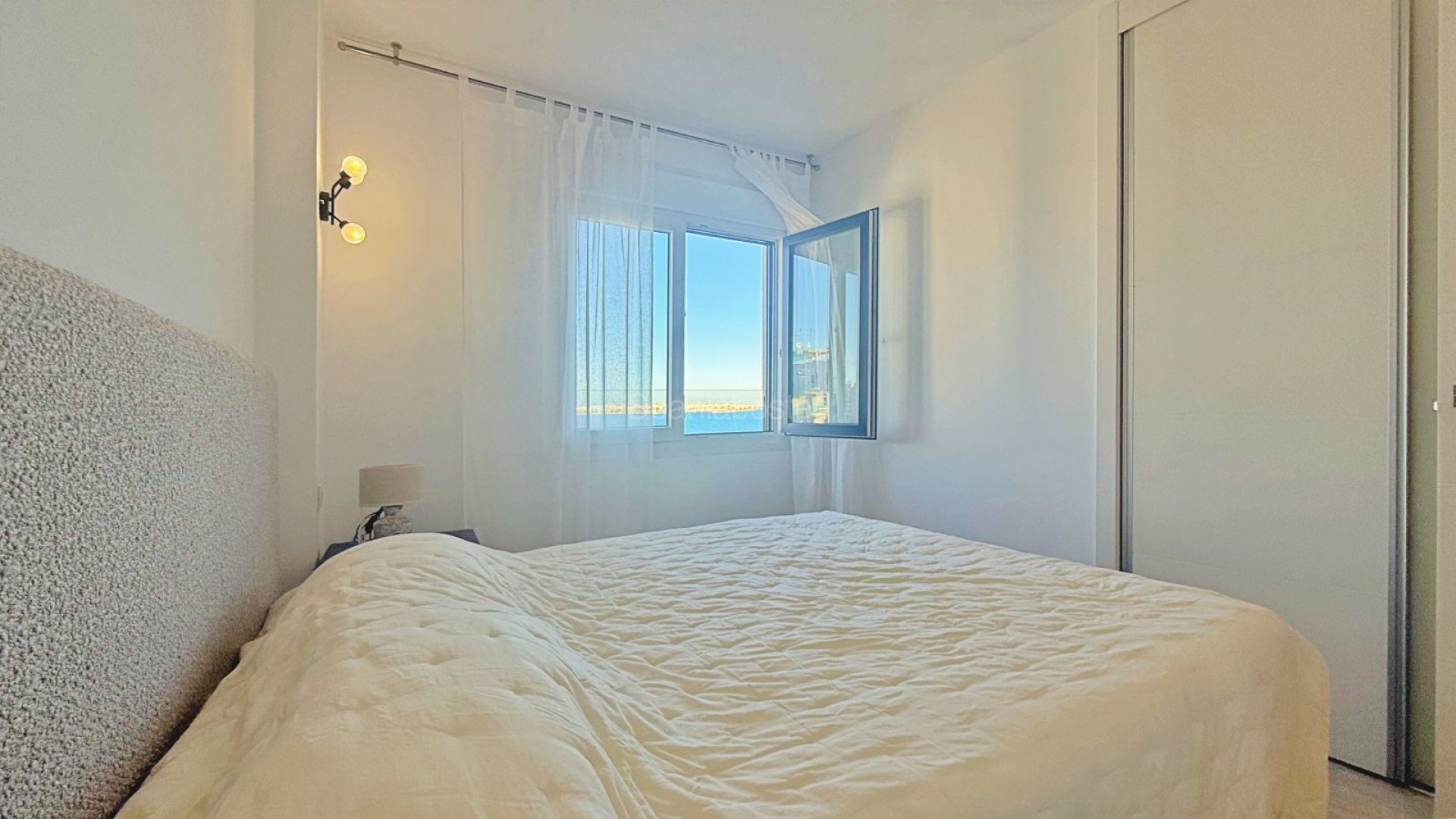 Resale - Apartment -
Torrevieja - Punta Prima