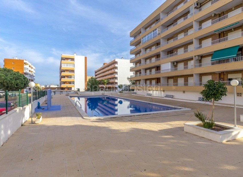 Resale - Apartment -
Torrevieja - Punta prima