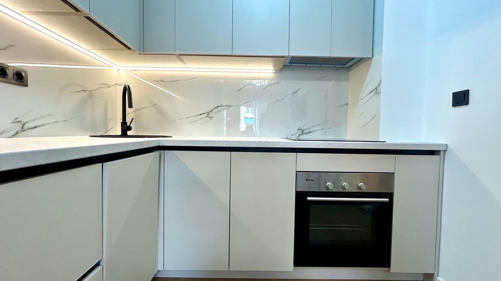 Resale - Apartment -
Torrevieja - Punta prima