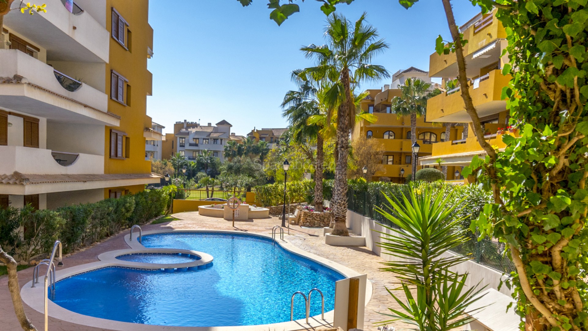 Resale - Apartment -
Torrevieja - Punta Prima