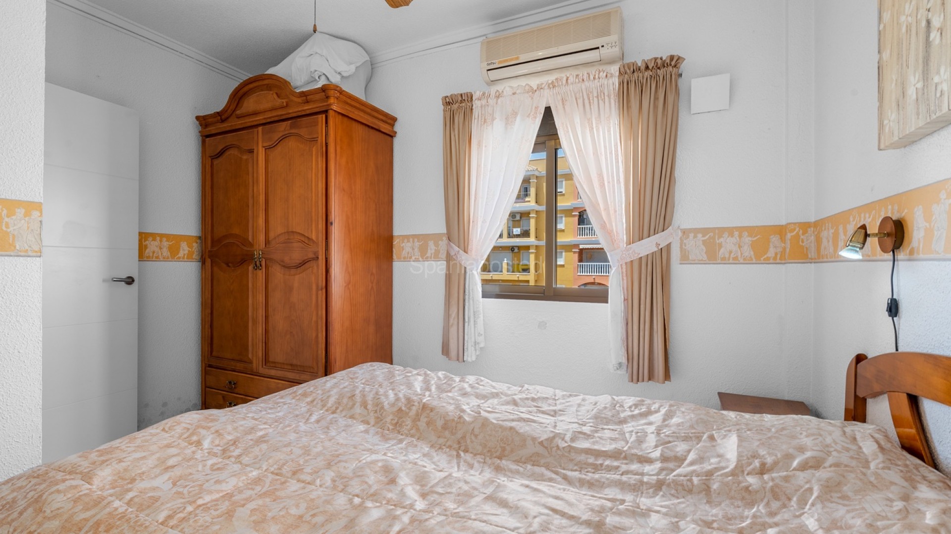 Resale - Apartment -
Torrevieja - Torrevieja - Aguas Nuevas