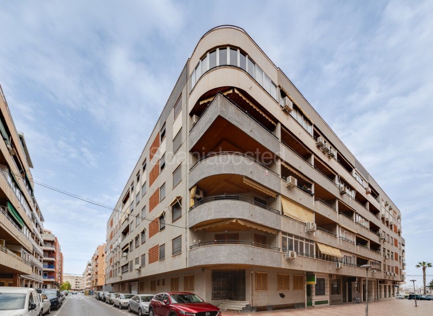 Resale - Apartment -
Torrevieja