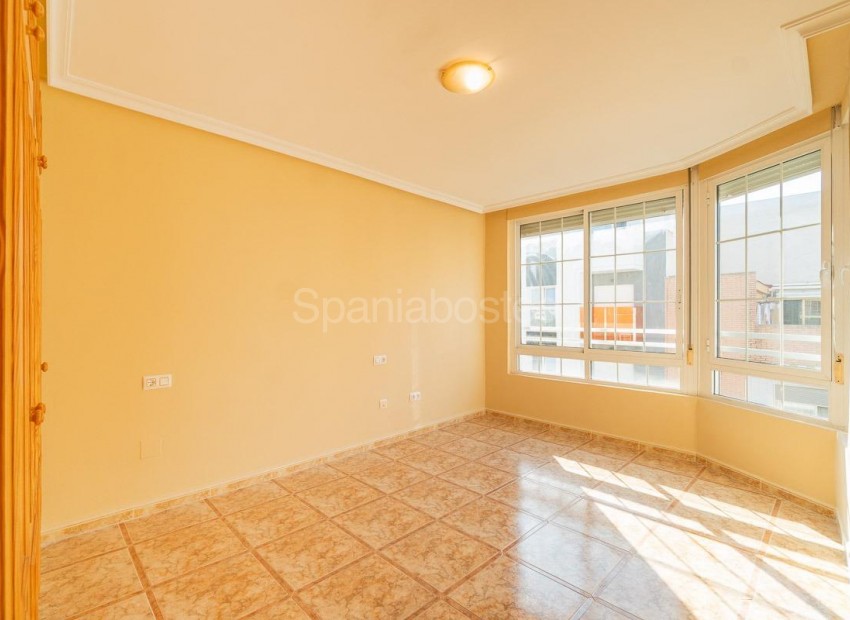 Resale - Apartment -
Torrevieja