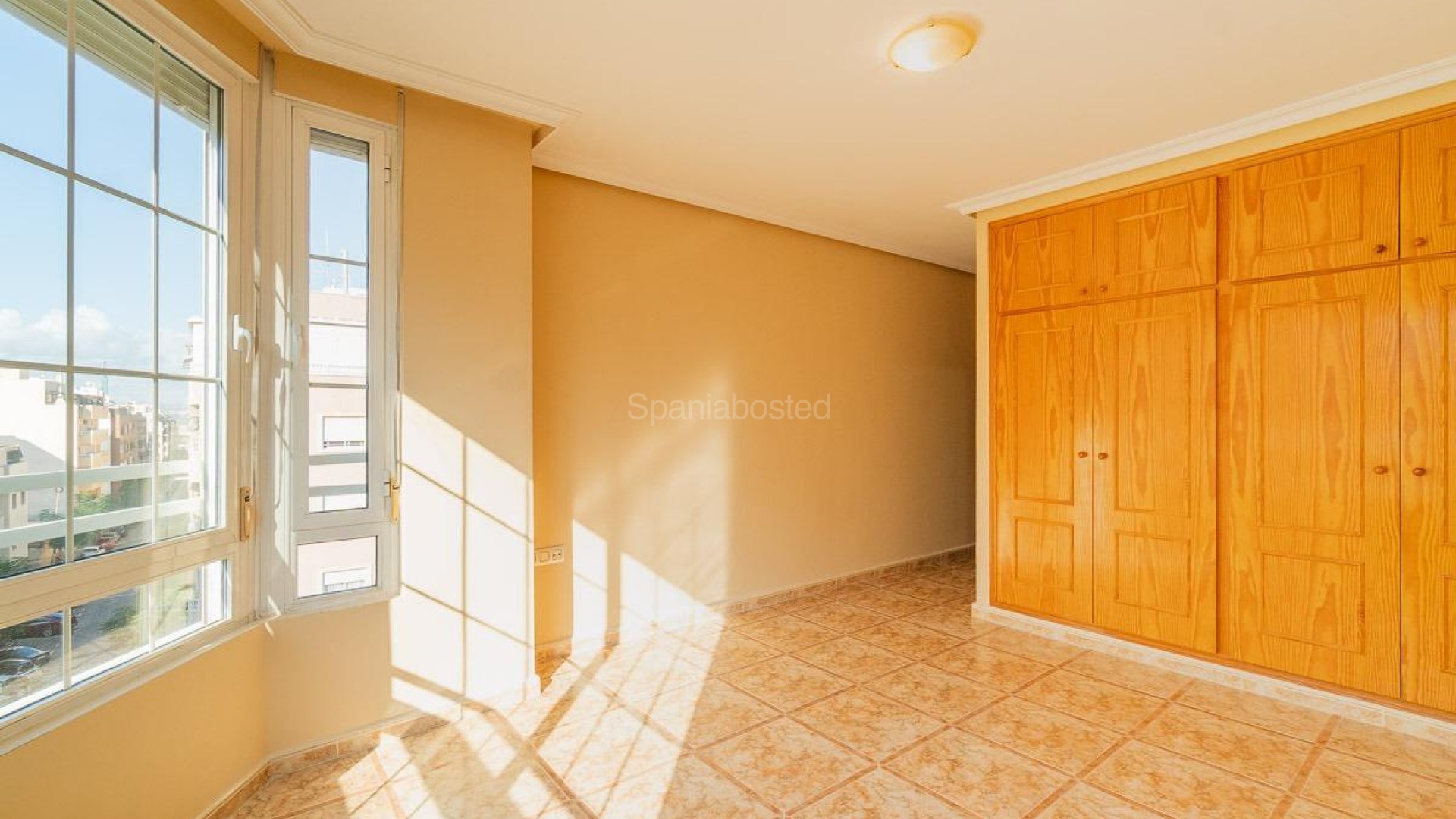 Resale - Apartment -
Torrevieja