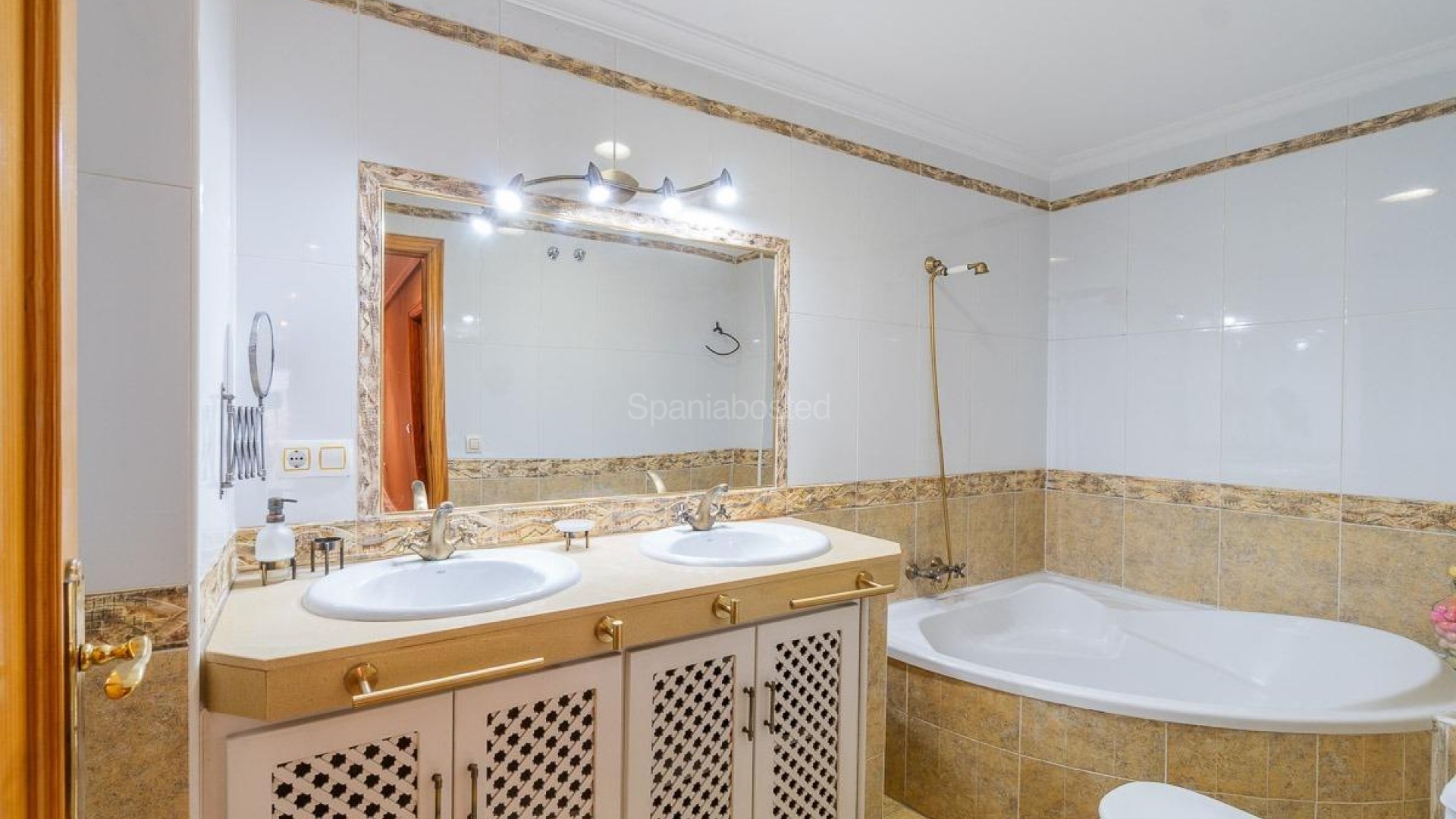 Resale - Apartment -
Torrevieja