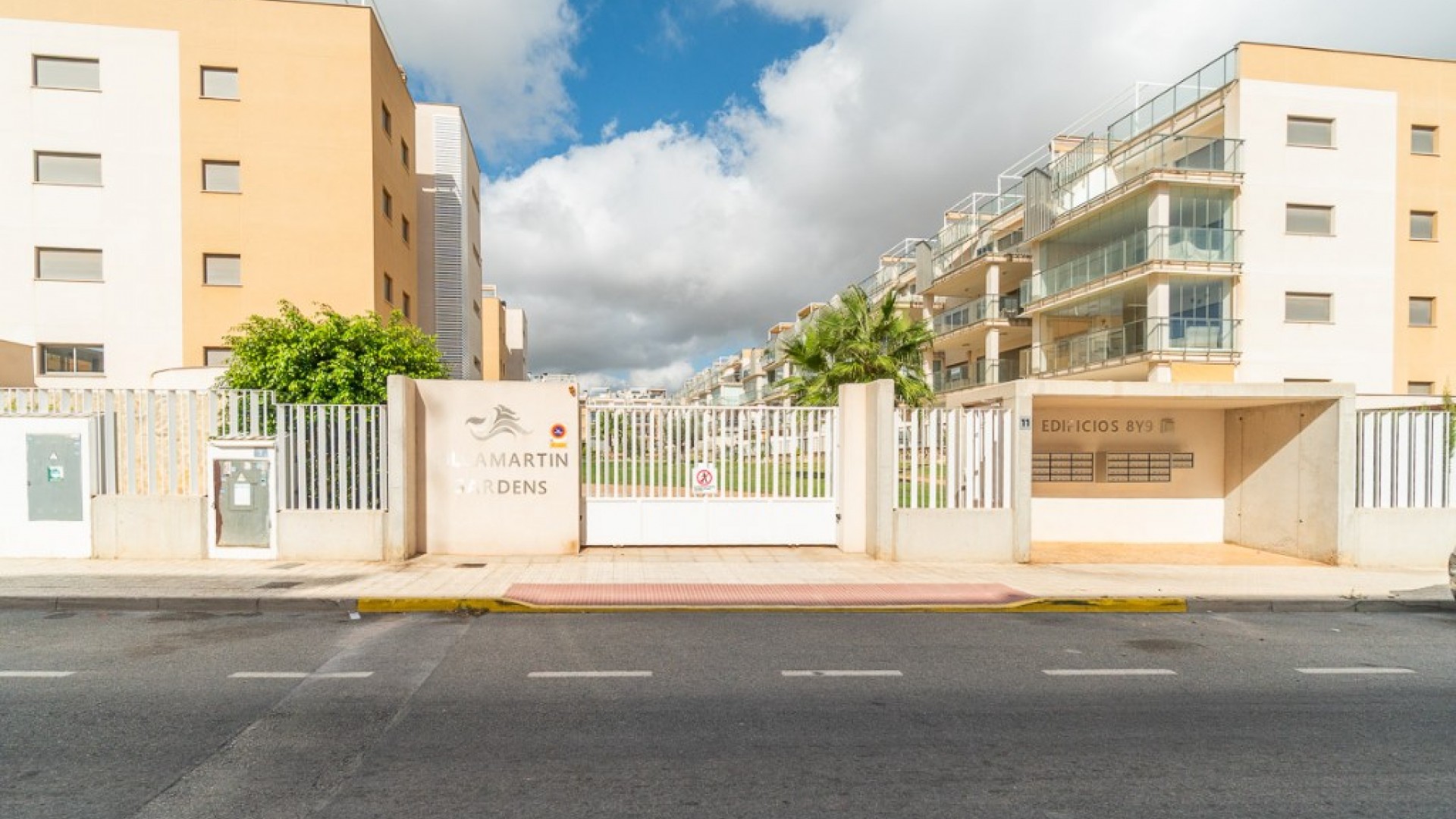 Resale - Apartment -
Villamartín - Villamartin