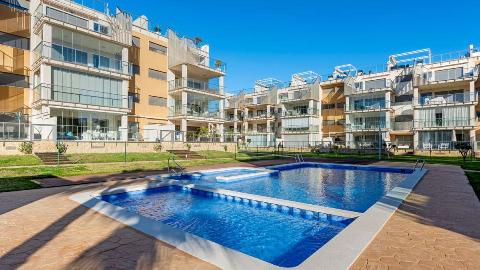 Resale - Apartment -
Villamartín - Villamartin