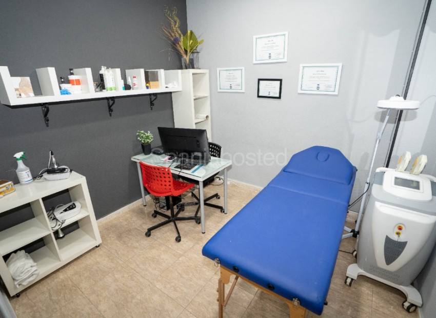 Resale - Commercial -
Torrevieja