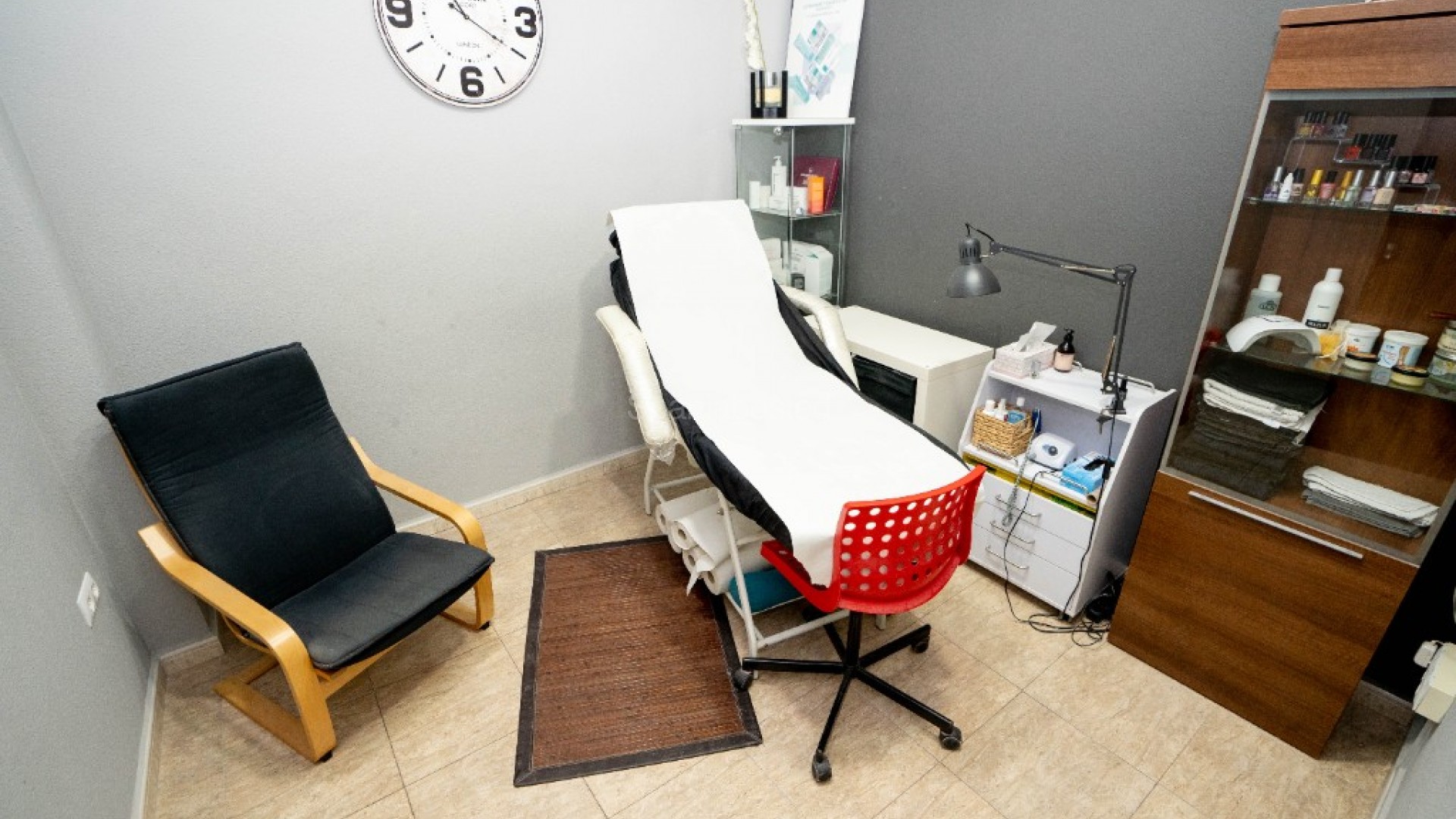 Resale - Commercial -
Torrevieja