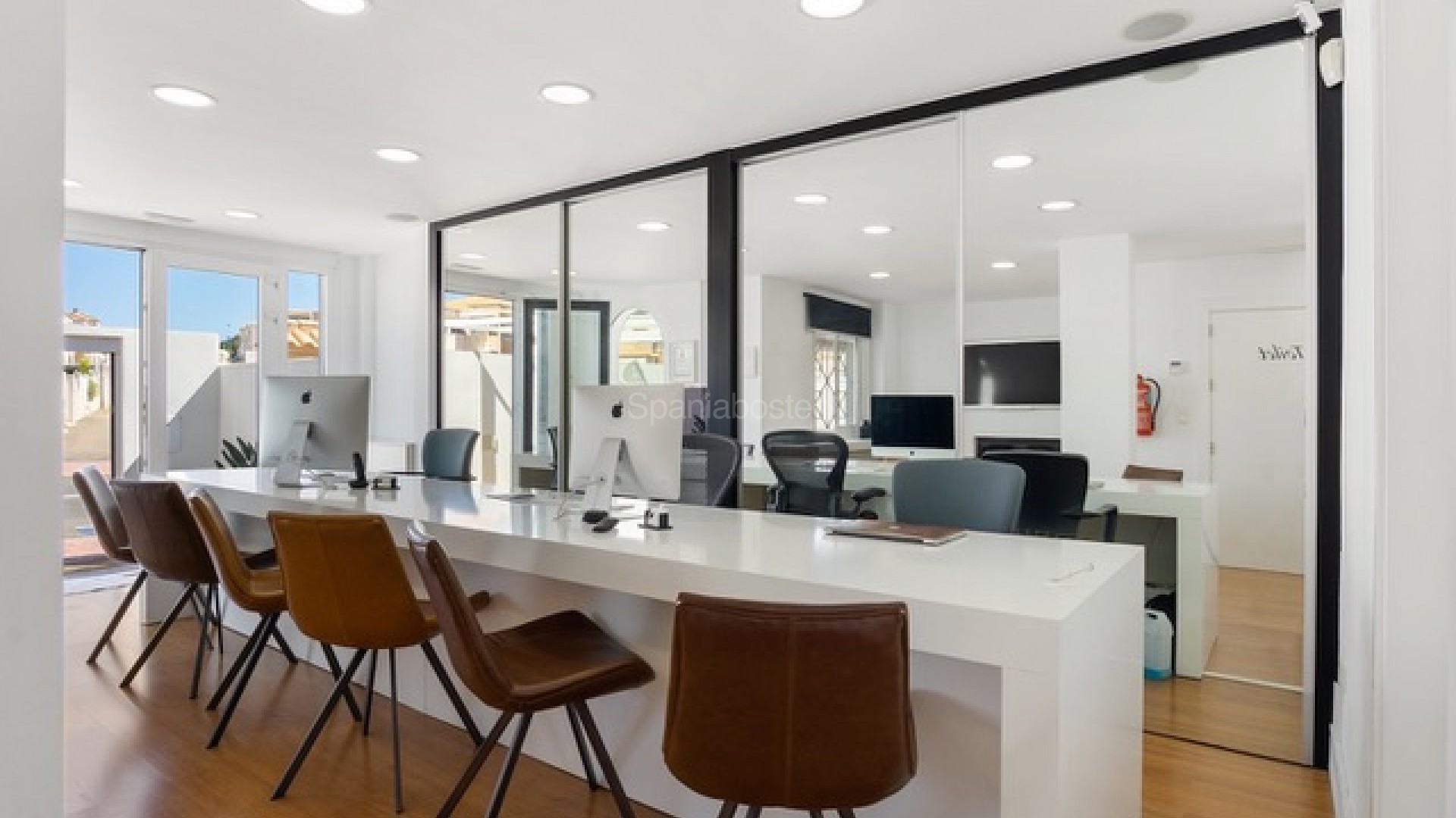 Resale - Commercial -
Torrevieja