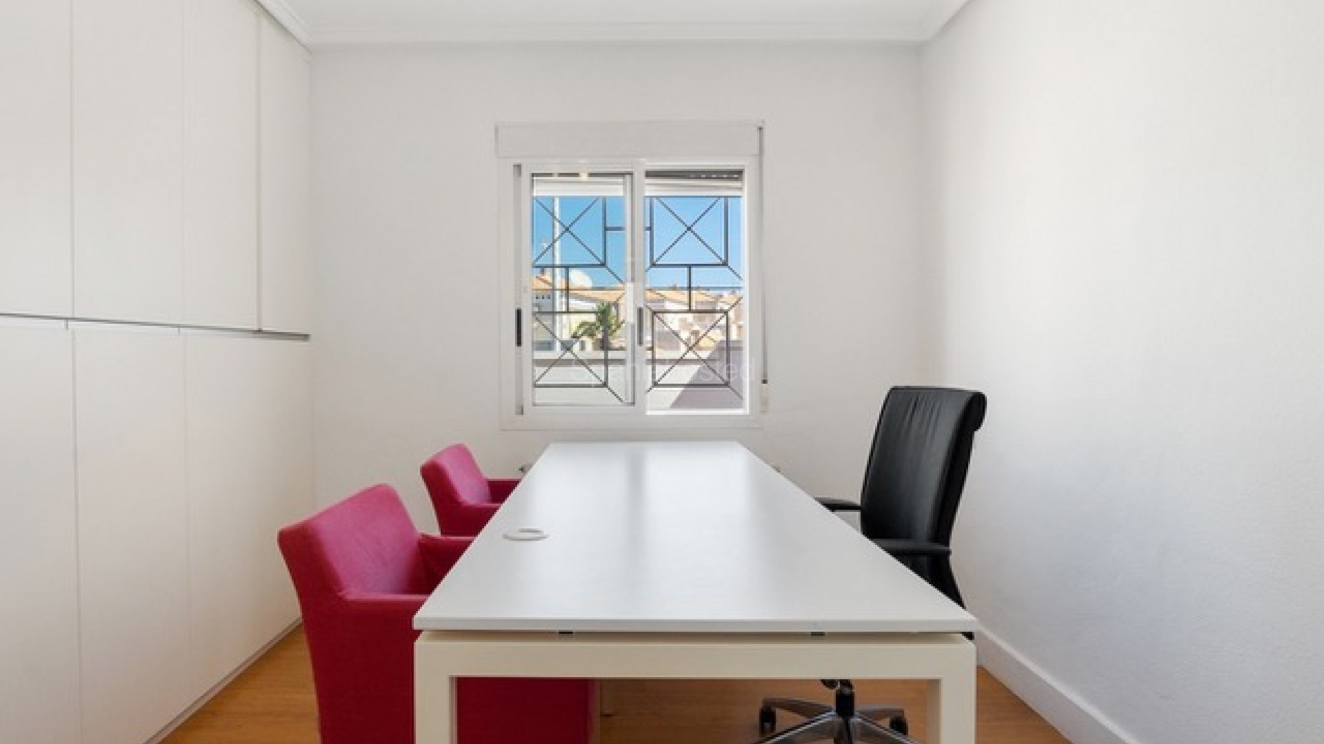 Resale - Commercial -
Torrevieja