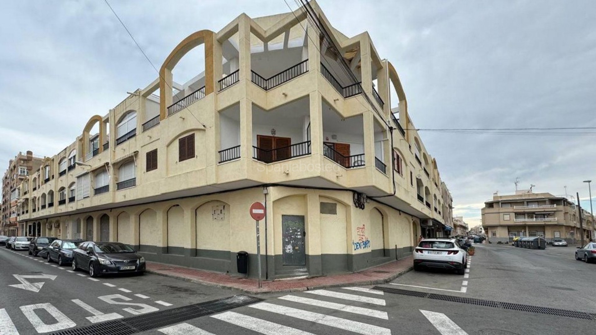 Resale - Commercial -
Torrevieja