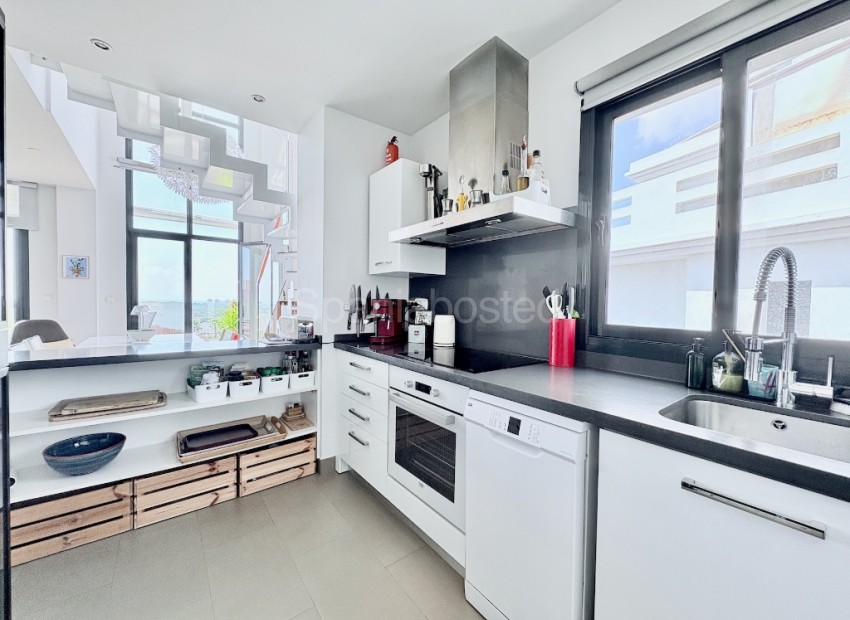 Resale - Duplex apartment -
Las Ramblas
