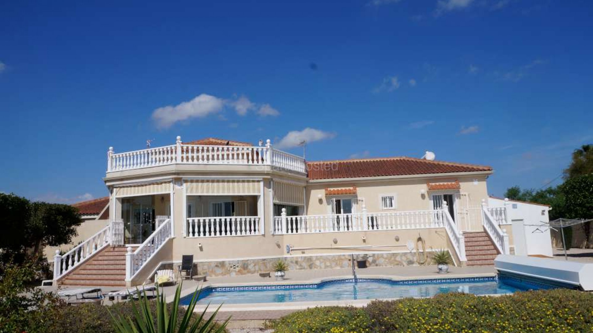 Resale - Finca Country Property -
Catral