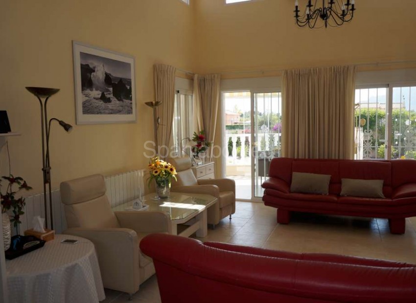 Resale - Finca Country Property -
Catral