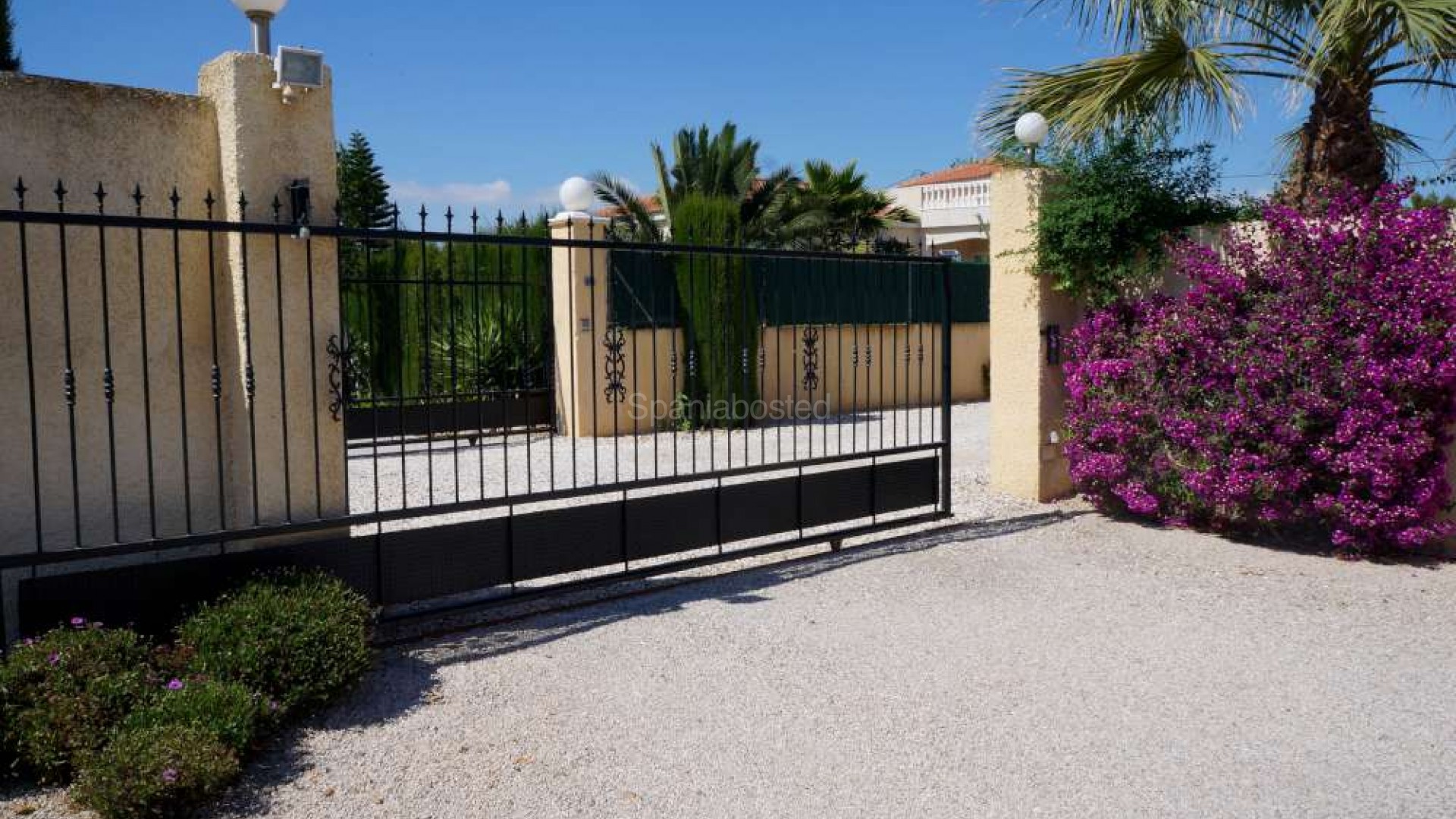 Resale - Finca Country Property -
Catral