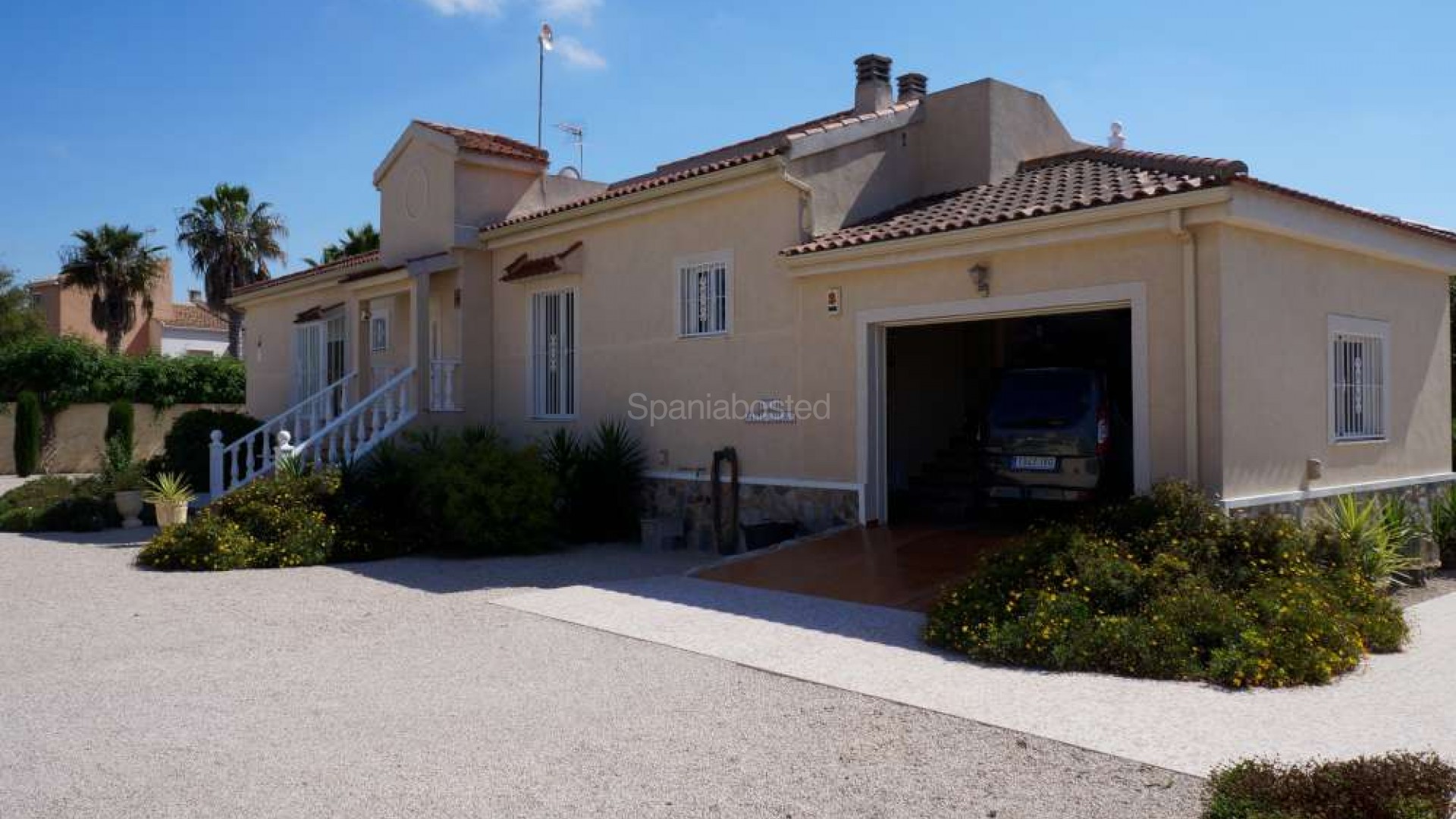 Resale - Finca Country Property -
Catral