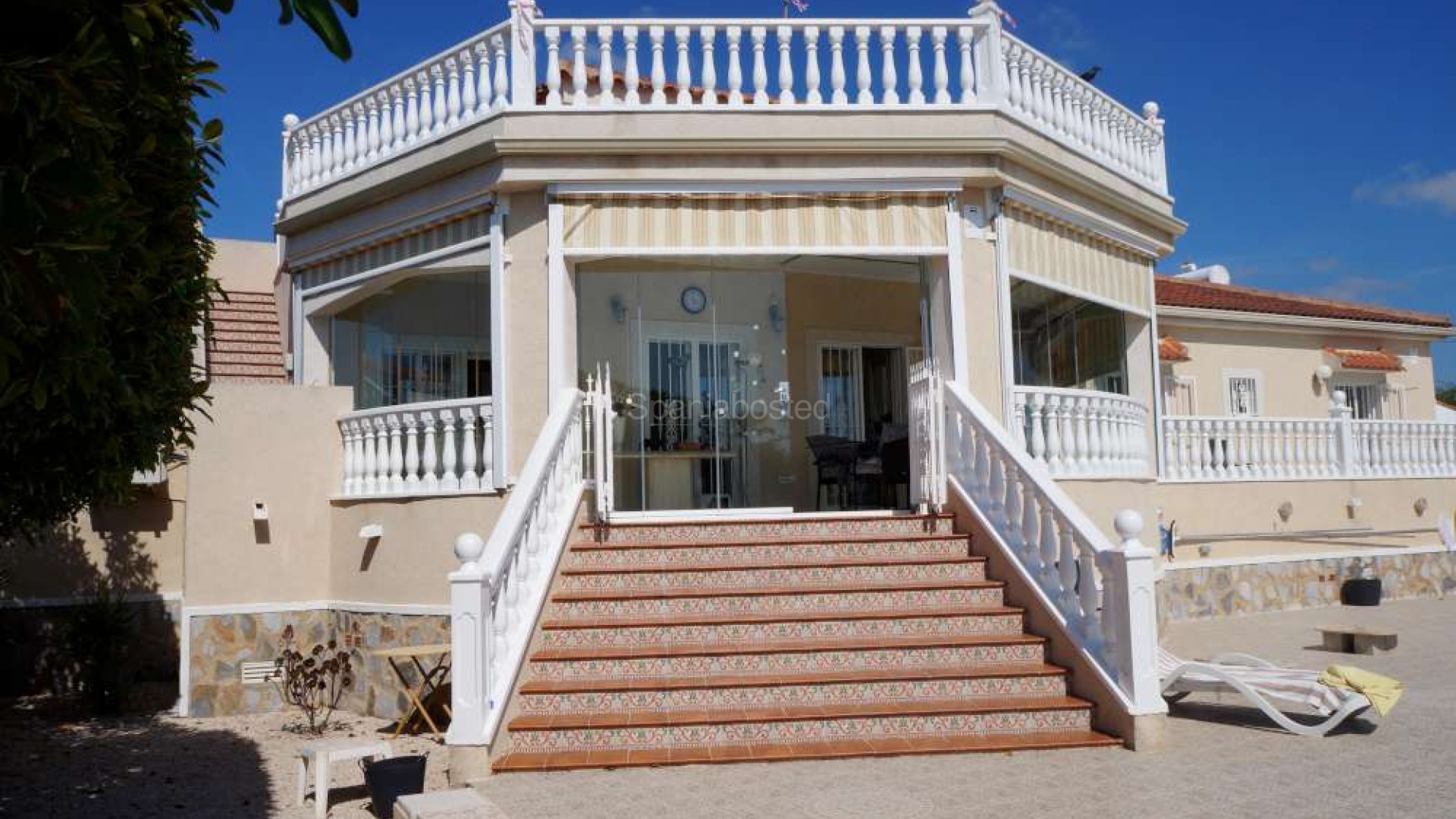 Resale - Finca Country Property -
Catral