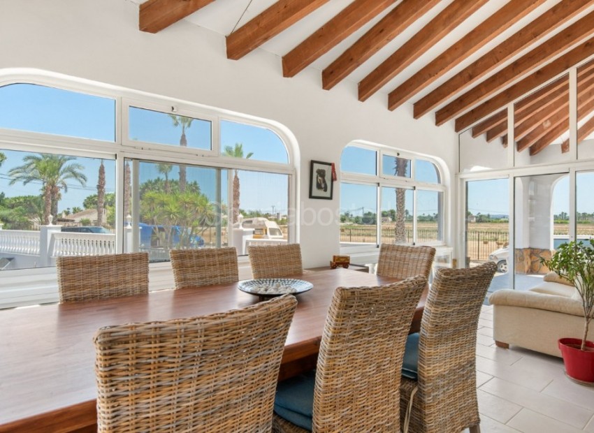 Resale - Finca Country Property -
Catral