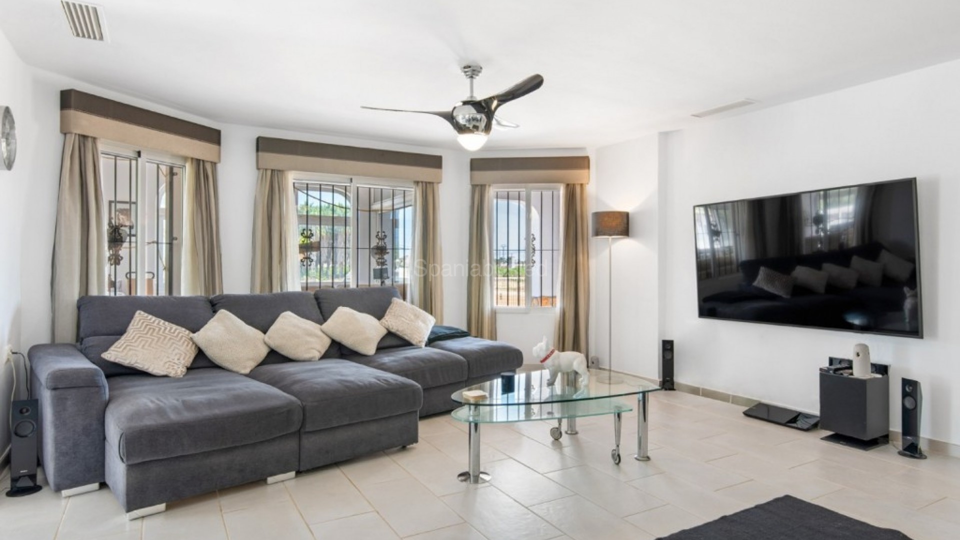 Resale - Finca Country Property -
Catral