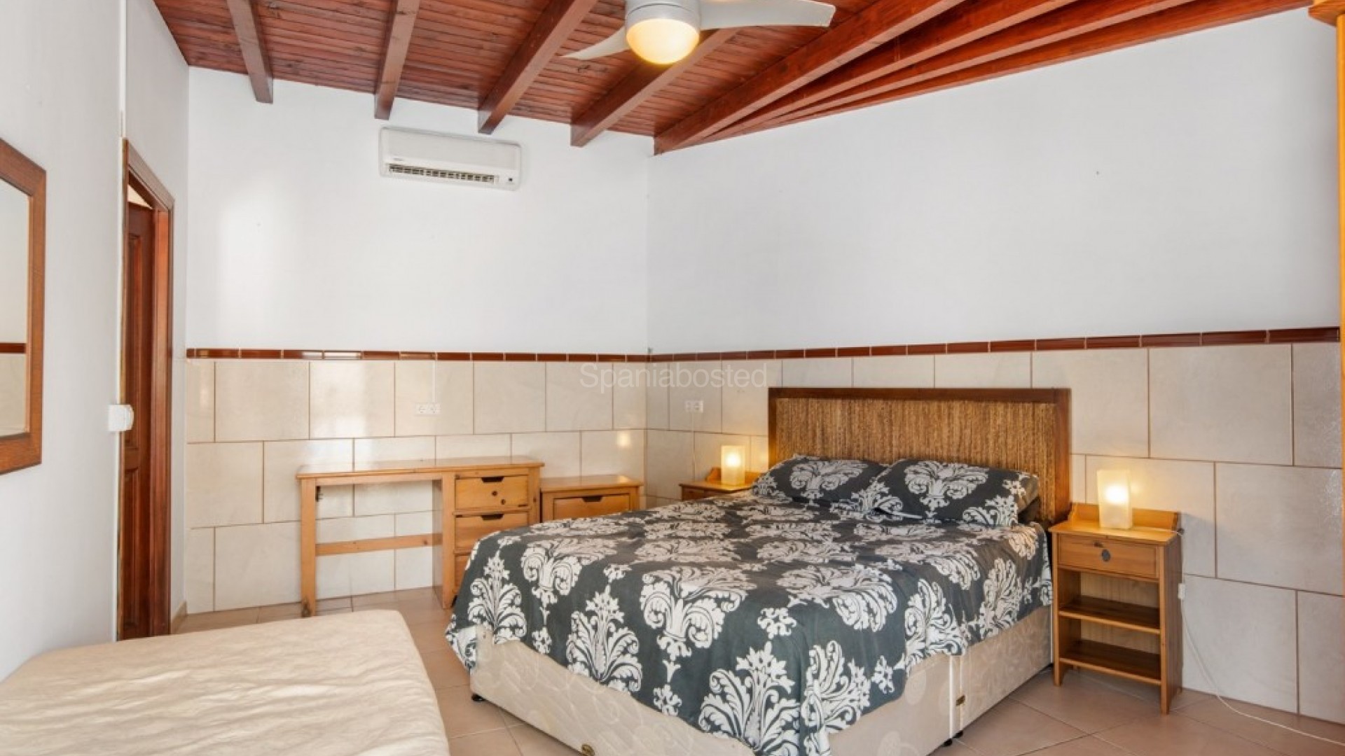 Resale - Finca Country Property -
Catral