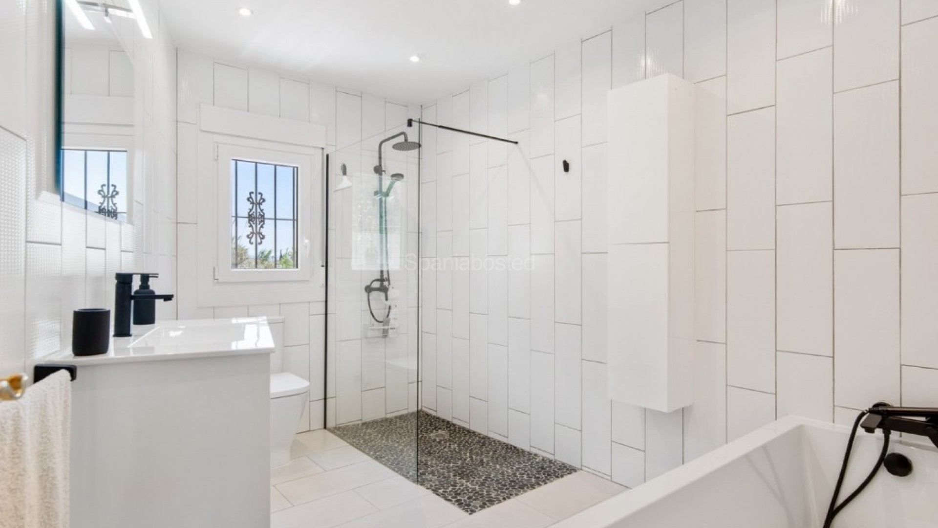 Resale - Finca Country Property -
Catral