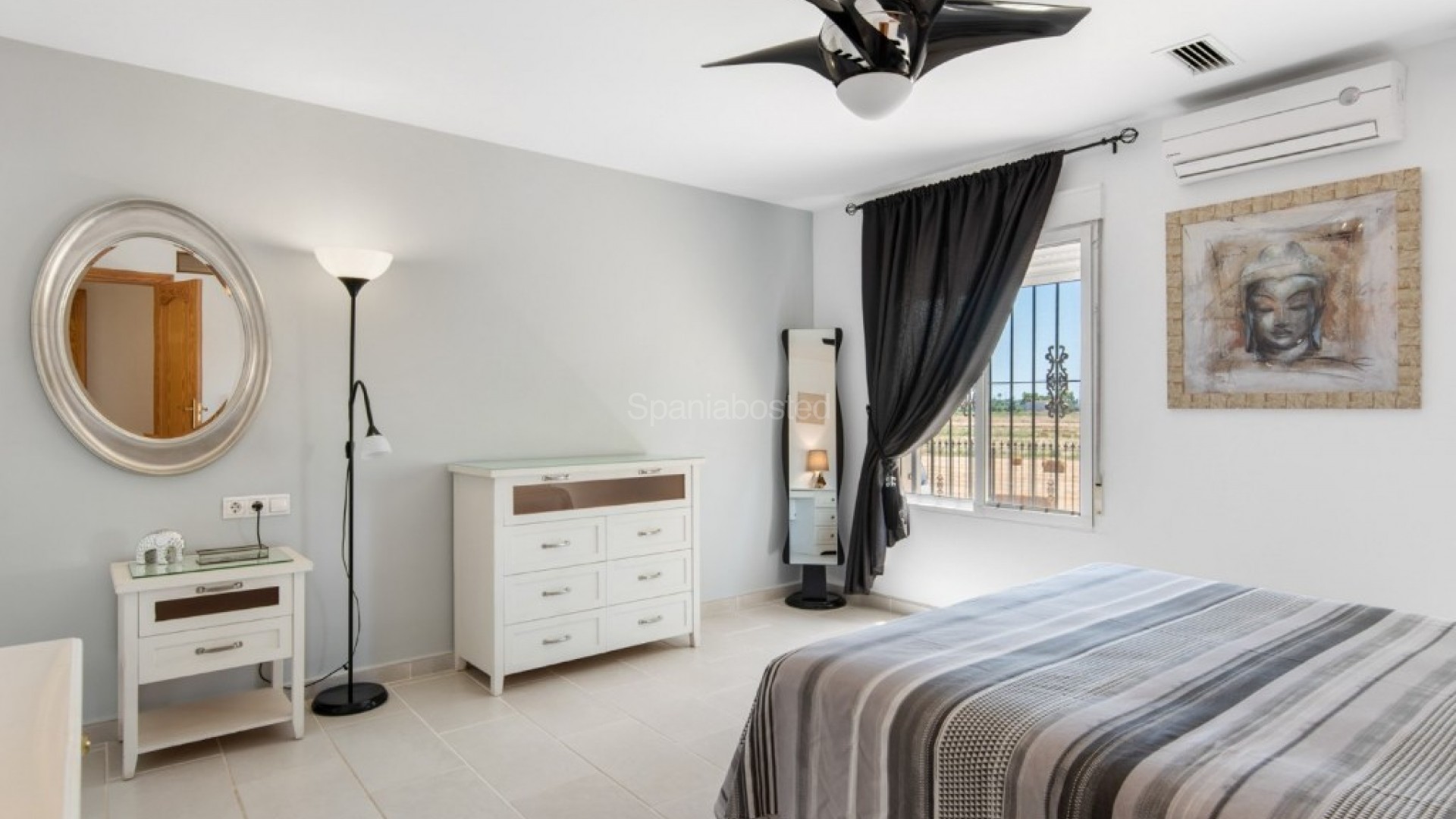 Resale - Finca Country Property -
Catral