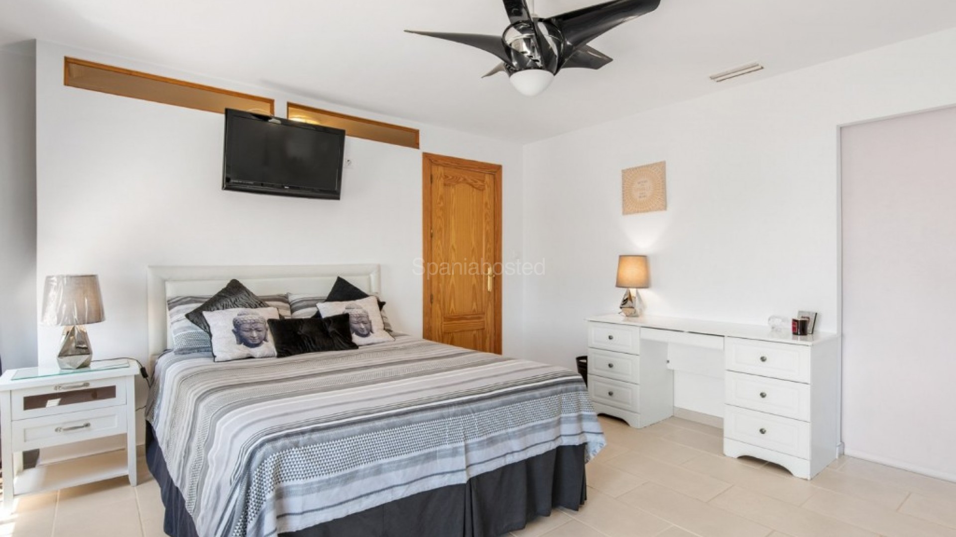 Resale - Finca Country Property -
Catral